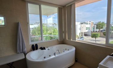 CASA EN RENTA EN LOMAS DE ANGELOPOLIS III, PARQUE GUANAJUATO