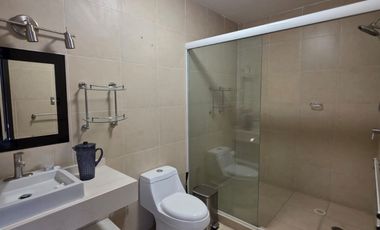 CASA EN RENTA EN LOMAS DE ANGELOPOLIS III, PARQUE GUANAJUATO