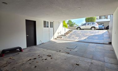 CASA EN RENTA EN LOMAS DE ANGELOPOLIS III, PARQUE GUANAJUATO