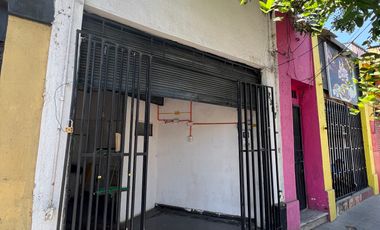 EN VENTA LOCALES COMERCIALES EN EL SALTO ESQUINA LIRCAY