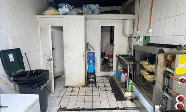 EN VENTA LOCALES COMERCIALES EN EL SALTO ESQUINA LIRCAY