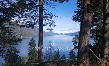 17,5 Hectáreas, con borde turquesa en Lago Caburga