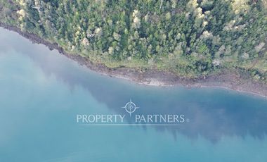 17,5 Hectáreas, con borde turquesa en Lago Caburga