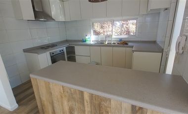 Casa en Venta en Altos del Golf 1300, pirque