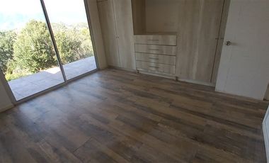 Casa en Venta en Altos del Golf 1300, pirque