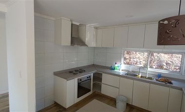 Casa en Venta en Altos del Golf 1300, pirque