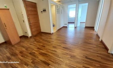Oficina en Arriendo en Raúl Labbé 13700