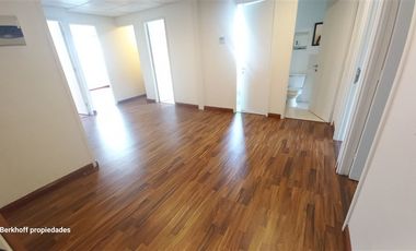 Oficina en Arriendo en Raúl Labbé 13700