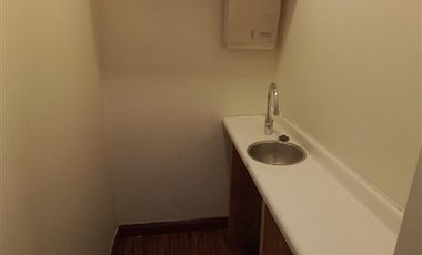Oficina en Arriendo en Raúl Labbé 13700