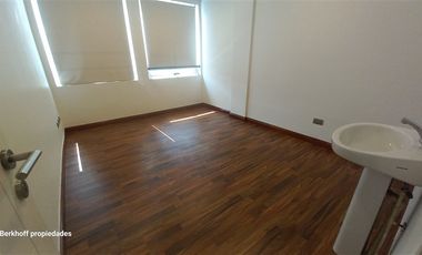 Oficina en Arriendo en Raúl Labbé 13700