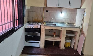 Departamento de un abiente  buen estado.