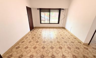PH 3 ambientes en venta a media cuadra de la Av. H. Yrigoyen