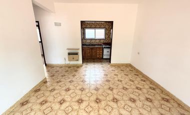 PH 3 ambientes en venta a media cuadra de la Av. H. Yrigoyen