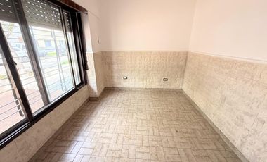 PH 3 ambientes en venta a media cuadra de la Av. H. Yrigoyen