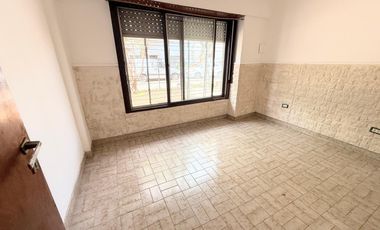PH 3 ambientes en venta a media cuadra de la Av. H. Yrigoyen