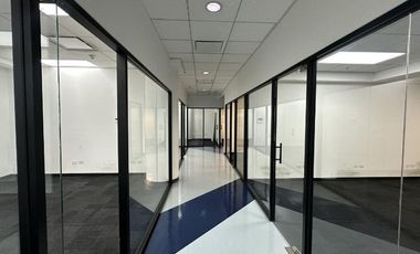 Renta Oficina acondicionada de 506m2 edificio en Valle Oriente San Pedro GG