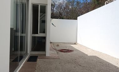 CASA EN VENTA DE UNA PLANTA EN RESIDENCIAL CAMPOCIELO.