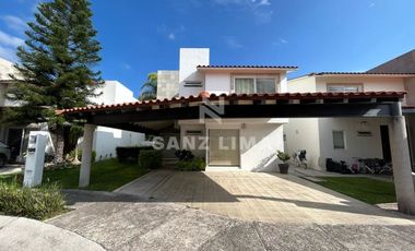 Marbella Residencial: Casa inteligente, moderna y luminosa. Recamara en PB