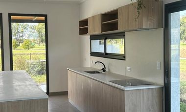 Casa en venta - 2 Dormitorios 3 Baños - Longchamps