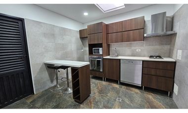 ARRIENDO EDIFICIO DE OFICINAS O CONSULTORIOS  ZONA URBANA DE CHIA (IC)