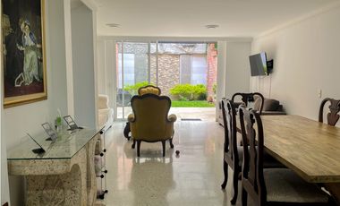 Casa para la venta en el Poblado Sector Frontera