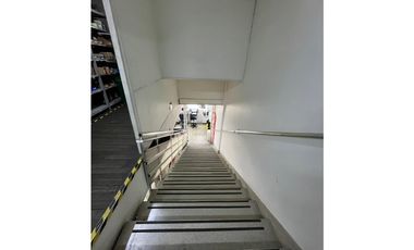 SE ARRIENDA LOCAL COMERCIAL DE 2 NVELES EN SAN DIEGO, AV ORIENTAL