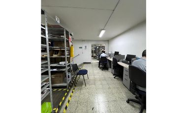 SE ARRIENDA LOCAL COMERCIAL DE 2 NVELES EN SAN DIEGO, AV ORIENTAL