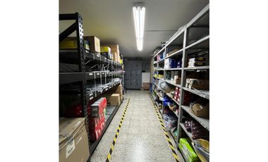 SE ARRIENDA LOCAL COMERCIAL DE 2 NVELES EN SAN DIEGO, AV ORIENTAL