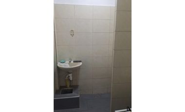 SE ALQUILA LOCAL COMERCIAL  EN EL PARQUE DE CUBA  AREA 140 m2