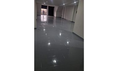 SE ALQUILA LOCAL COMERCIAL  EN EL PARQUE DE CUBA  AREA 140 m2