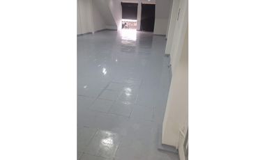 SE ALQUILA LOCAL COMERCIAL  EN EL PARQUE DE CUBA  AREA 140 m2