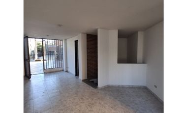 SE ARRIENDA LOCAL SECTOR TIBANA