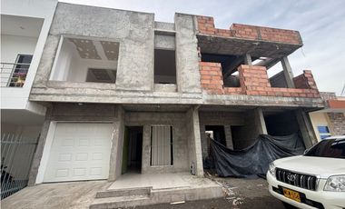 SE VENDE CASA DE DOS PISOS EN LA URBANIZACIÓN VALLEJO DE MONTERIA