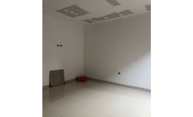 SE VENDE CASA DE DOS PISOS EN LA URBANIZACIÓN VALLEJO DE MONTERIA