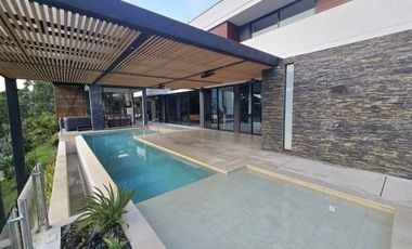 Venta casa en venta en El Poblado – La Calera, Medellín.