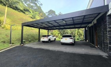 Venta casa en venta en El Poblado – La Calera, Medellín.