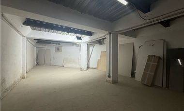 RENTO LOCAL EN CENTRO EMPRESARIAL EN COTA SOBRE VIA PRINCIPAL