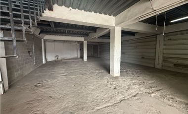 RENTO LOCAL 468 M2 EN VARIANTE COTA