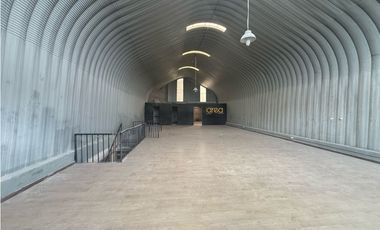 RENTO LOCAL 468 M2 EN VARIANTE COTA