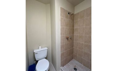 Casa con alberca en venta en Punta Verde libre de gravamen