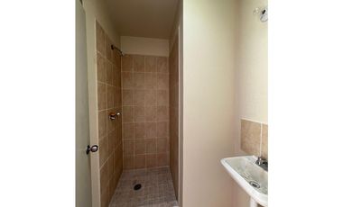 Casa con alberca en venta en Punta Verde libre de gravamen