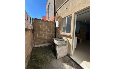 Casa con alberca en venta en Punta Verde libre de gravamen