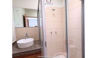 Casa nueva con alberca en venta cerca a Zona de Hospitales