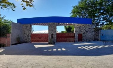 Casa nueva con alberca en venta cerca a Zona de Hospitales