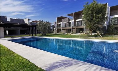 Casa nueva en venta Santa Fe con alberca, acabados de lujo