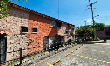 Casa en venta acepto INFONAVIT en club de Golf Paraiso