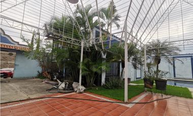Casa sola en venta en Jiutepec con alberca REMATE