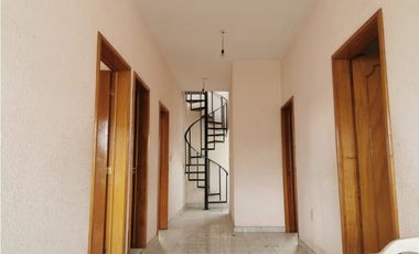 Casa sola en venta en Jiutepec con alberca REMATE