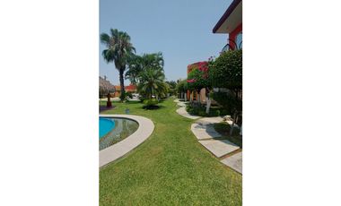 Casa en Las Garzas con alberca terreno excedente ACEPTO CREDITOS