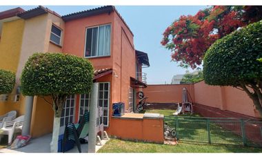 Casa en Las Garzas con alberca terreno excedente ACEPTO CREDITOS